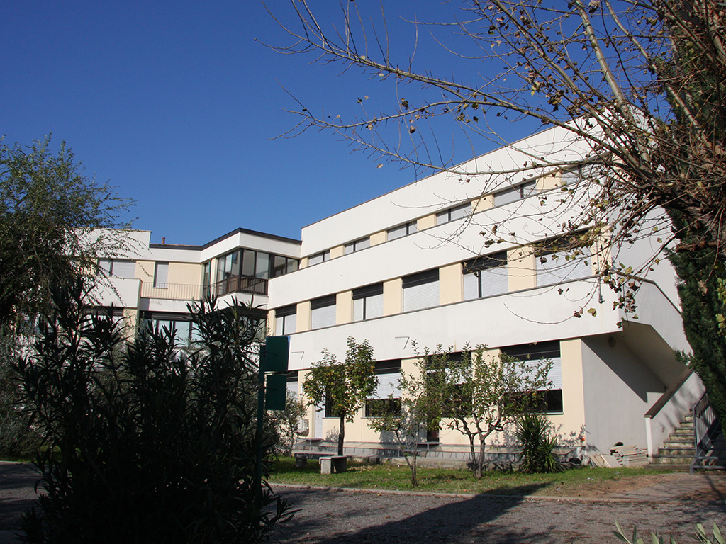 esterni istituto enrico medi