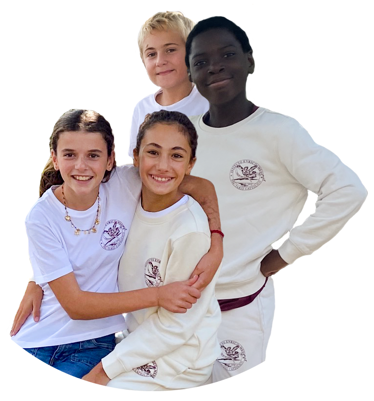 quattro ragazzi scuola media in gruppo